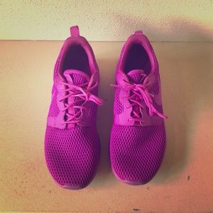 Purple women’s Nike shoes size 7.5